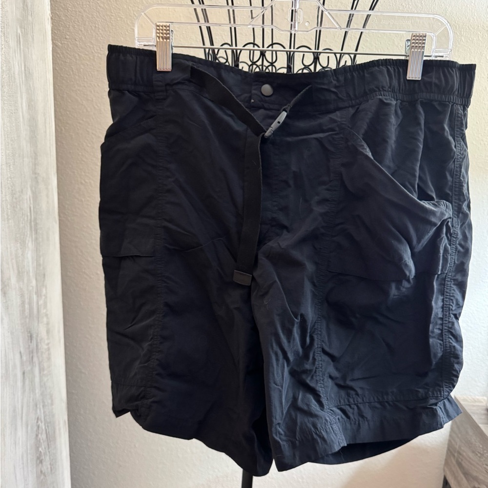 Men’s Eddie Bauer Black Cargo Shorts